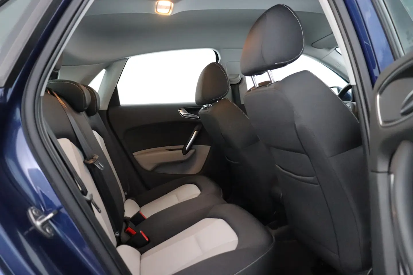 Car Image - 7sZZgOqkJSCx4BMEMNiZKI