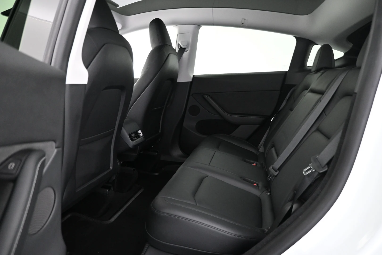Car Image - 1EQgQ6lKMhLlPwIb7YYVXB