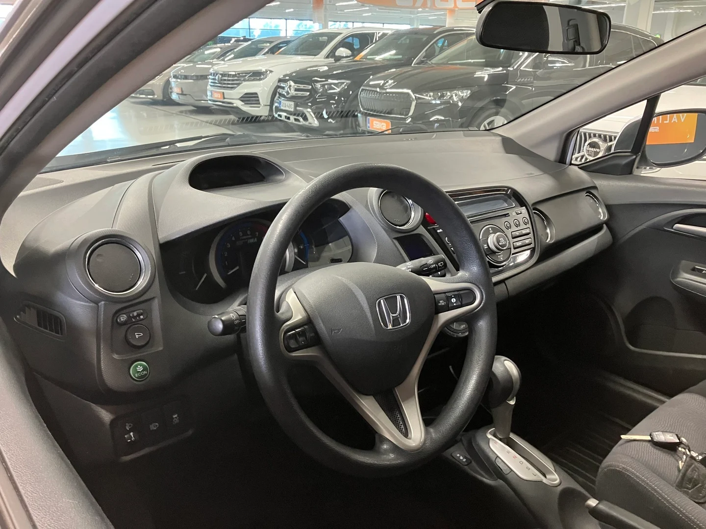 Car Image - 7vzN0IjNXw4KY6N8hbqsdC