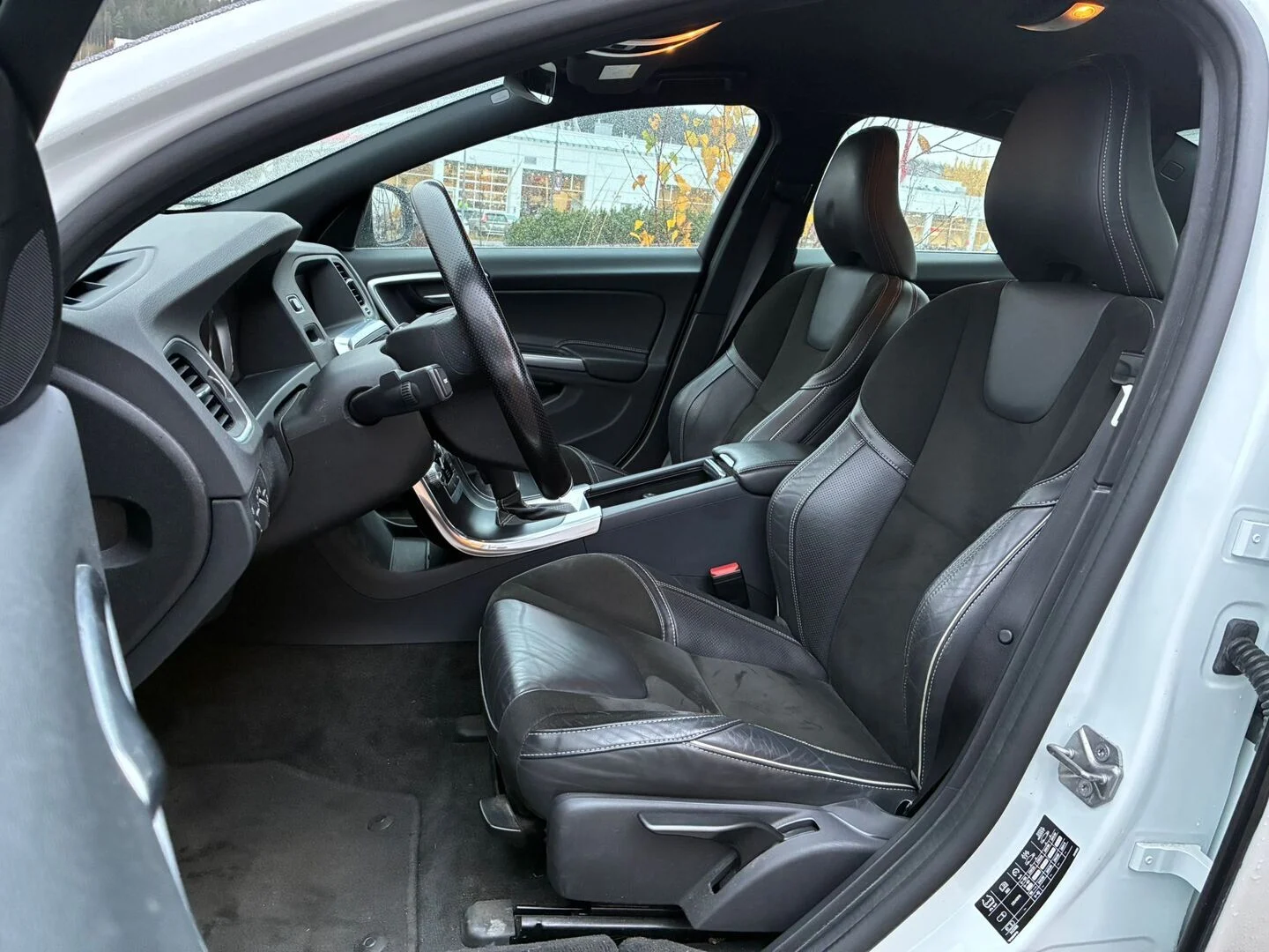 Car Image - 1j4ugJ8AS1tloa8ETrFXbe