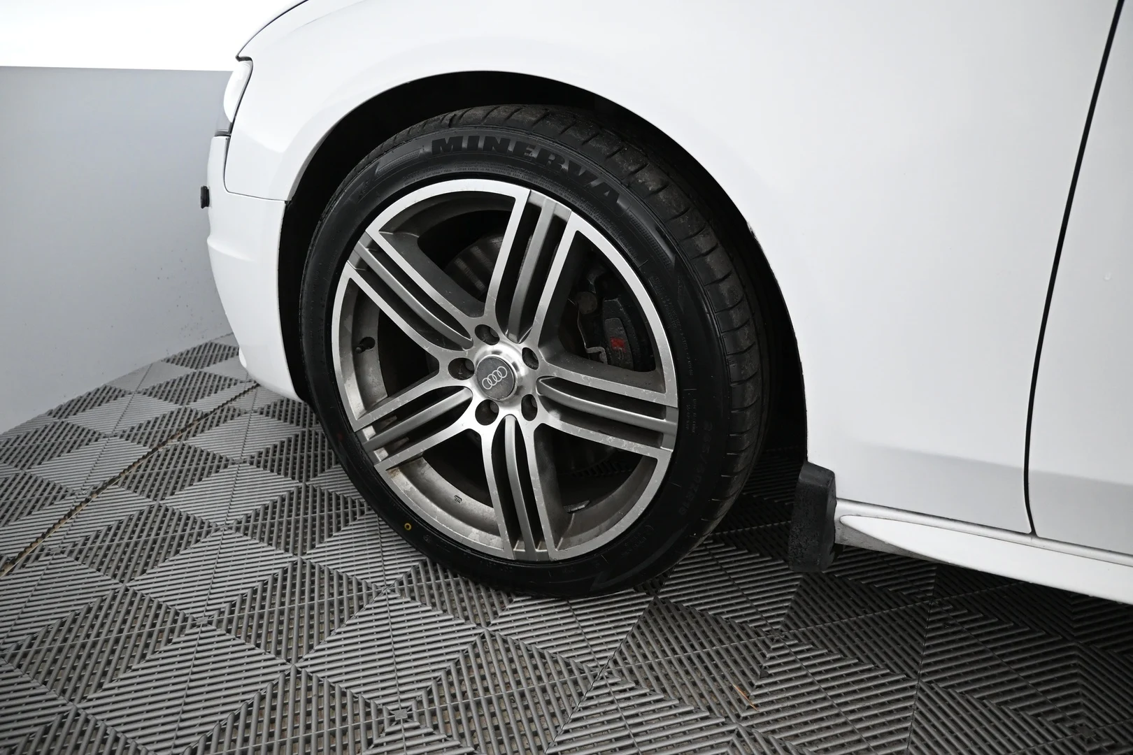 Car Image - pJnDgH3BeAeHvcfWOYcvP