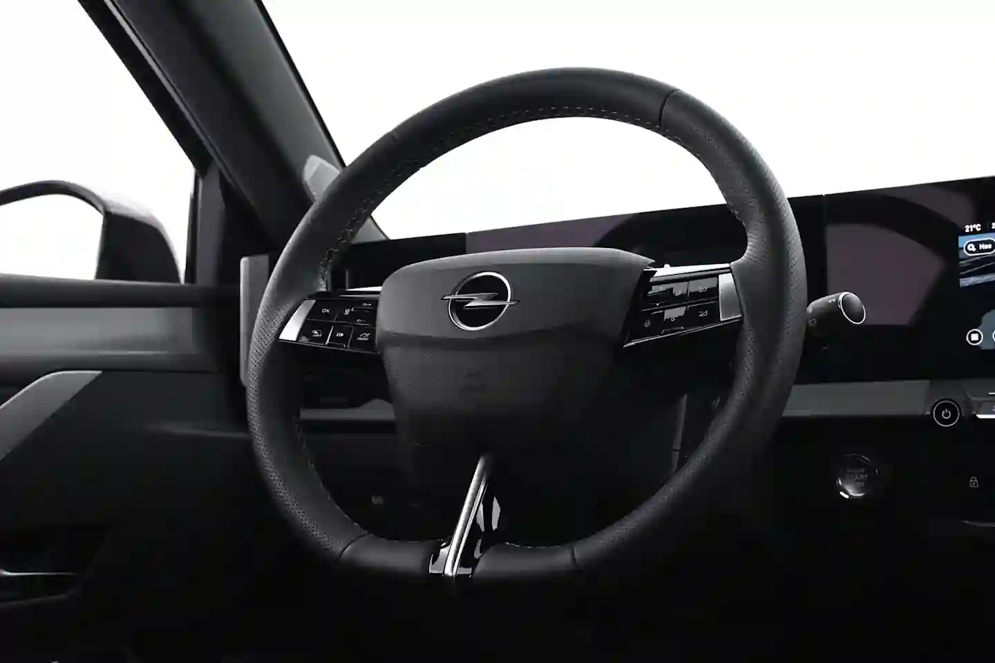 Car Image - e2byUTi1a1cwCr7KkBxIm