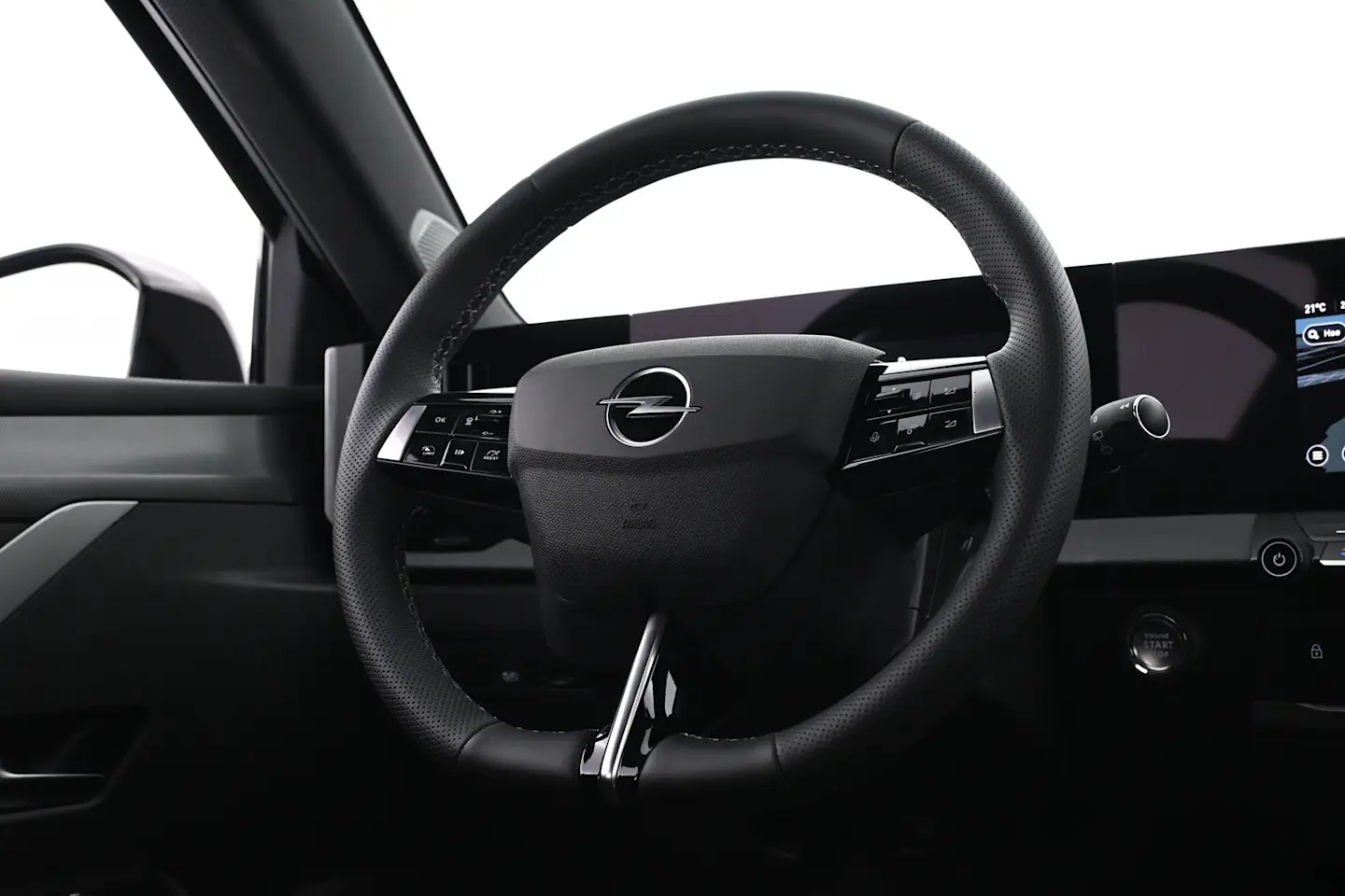 Car Image - e2byUTi1a1cwCr7KkBxIm