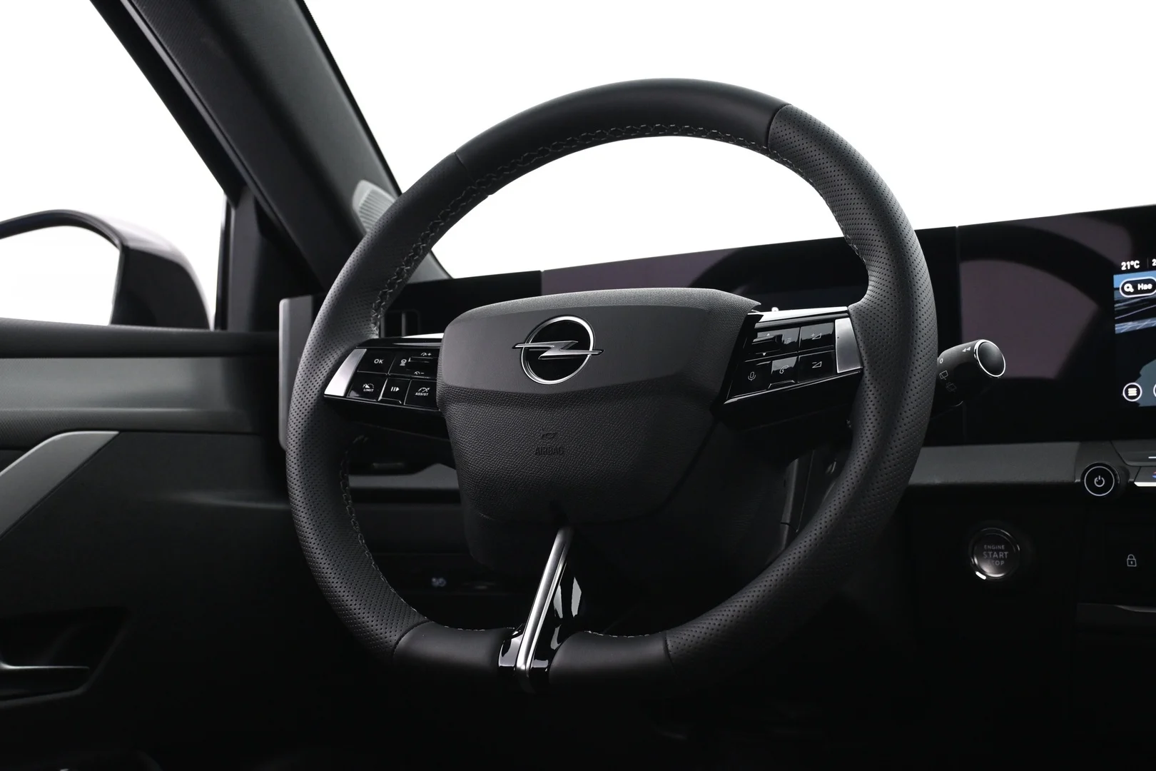 Car Image - e2byUTi1a1cwCr7KkBxIm