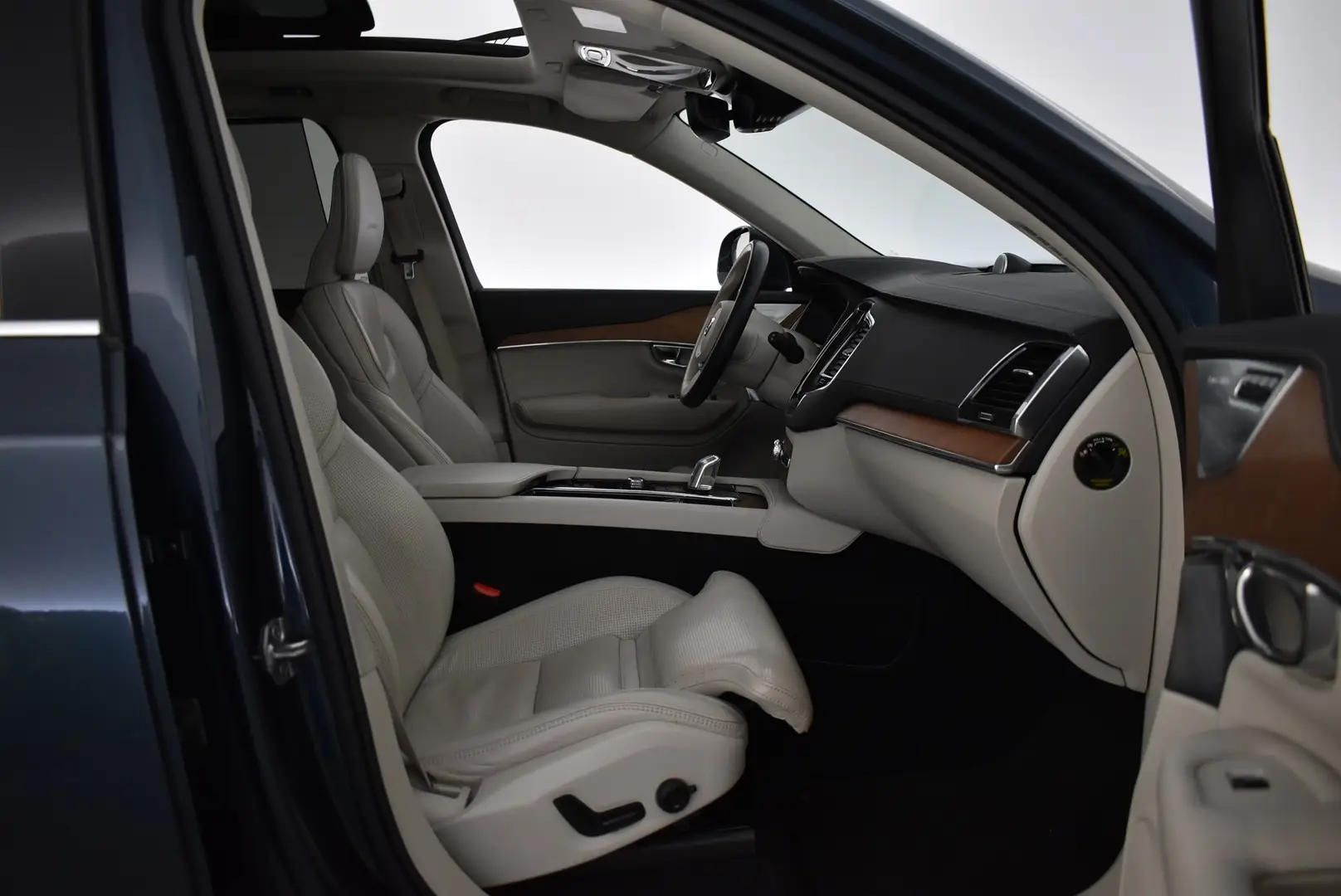 Car Image - gCN4XkbBXqFO25tAgJLjb