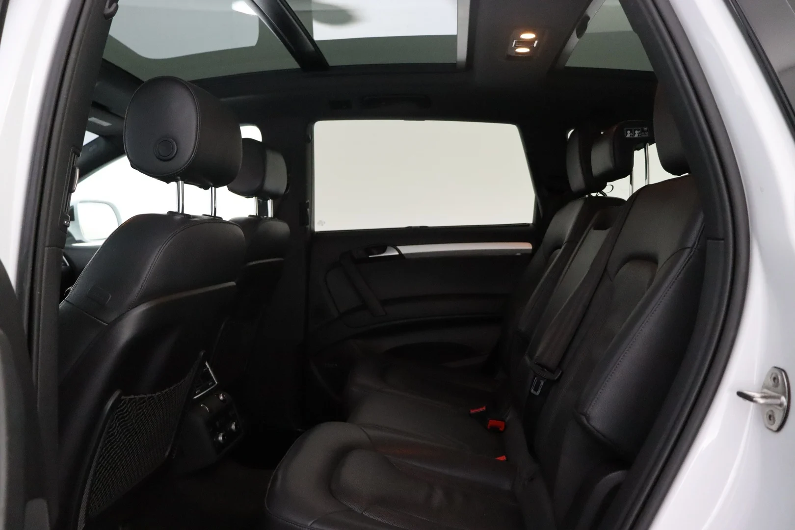 Car Image - 3Y08WY1eGKYyUMIyKKm2v8