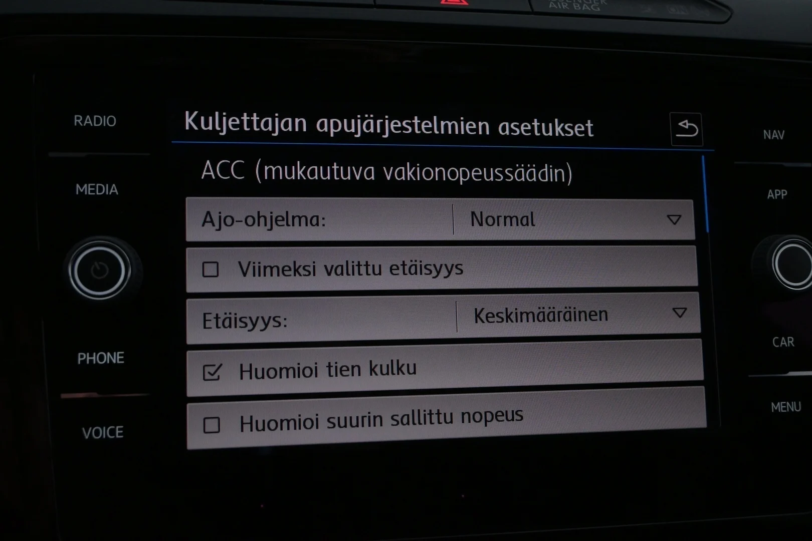 Car Image - 2uSetRmLrhgu4jQWtjDbEV