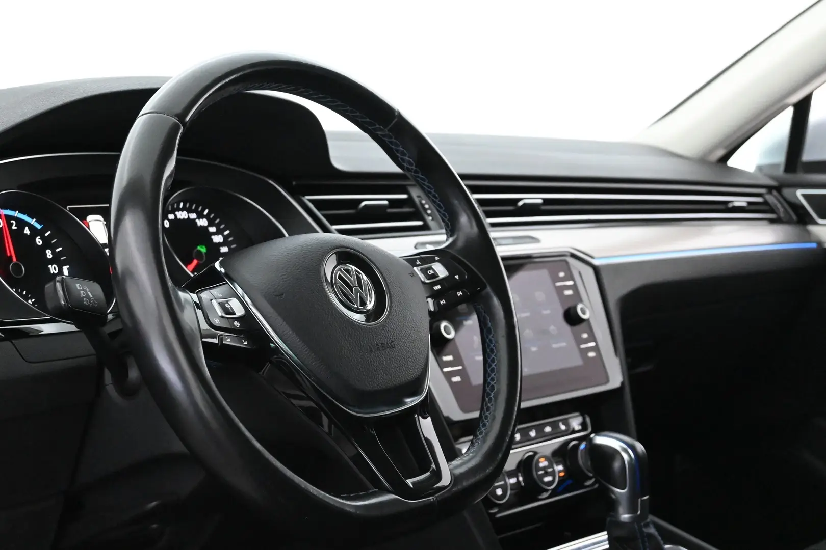 Car Image - 3Kfiu7oIfEuxYT8KgYBhAZ