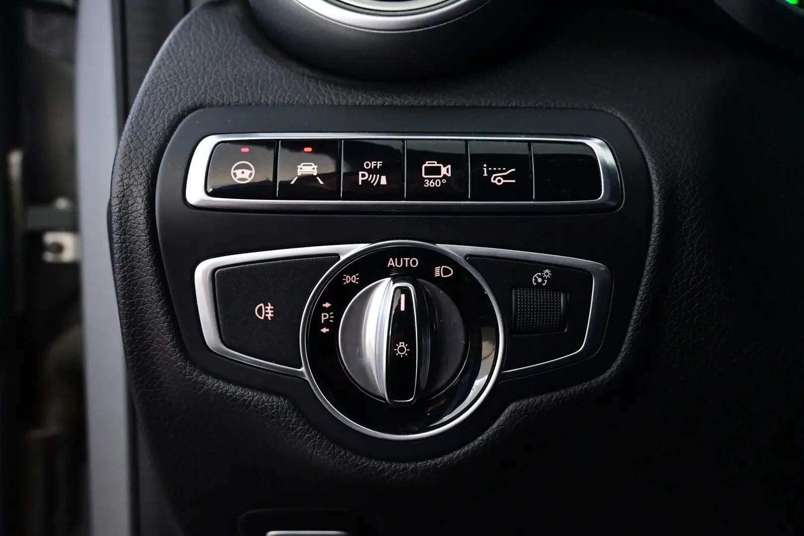 Car Image - 3Q1cmYW1wquo21rty4CEox