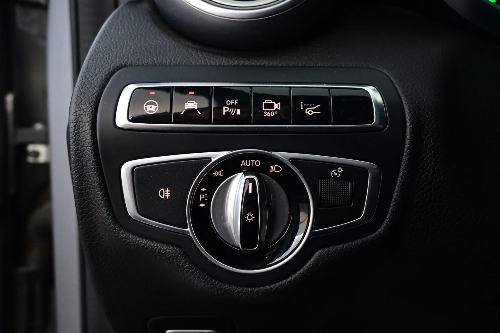 Car Image - 3Q1cmYW1wquo21rty4CEox