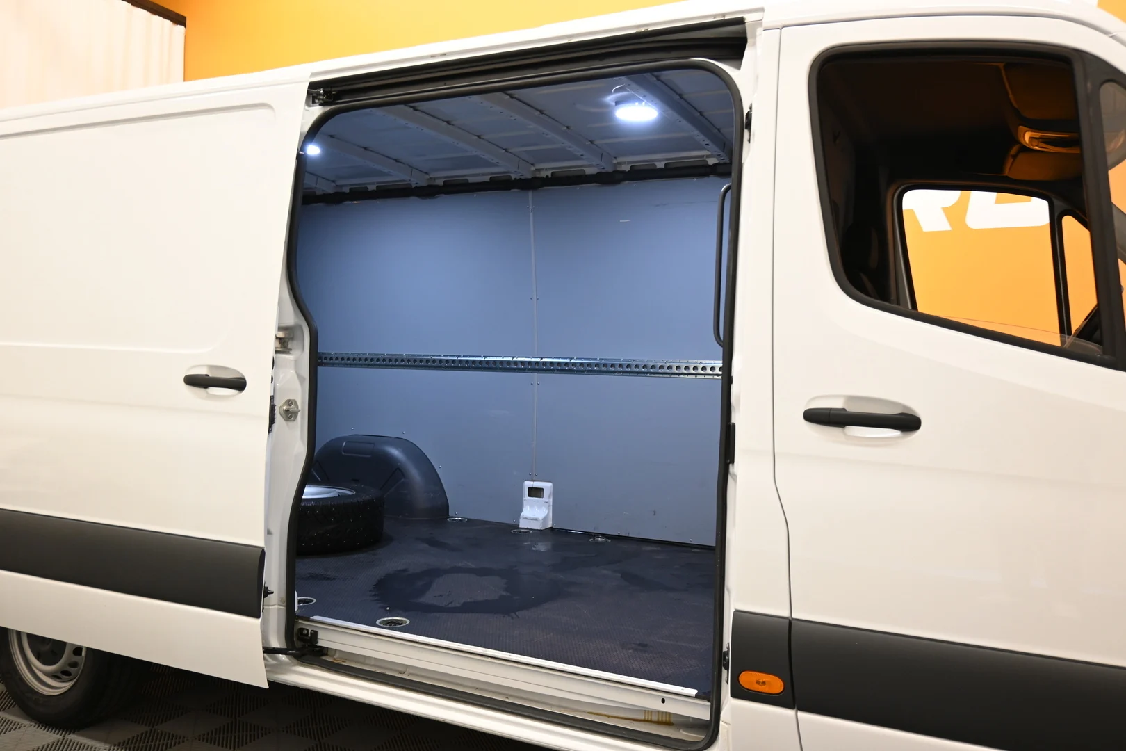 Car Image - 6VcECN1ZdWg6bcgqTQwB5p