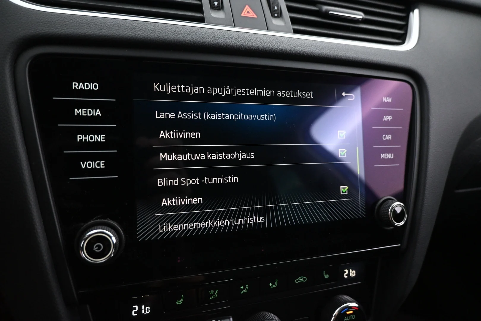 Car Image - 5tAyaN2wSI4K6ZnPQ7tA9U