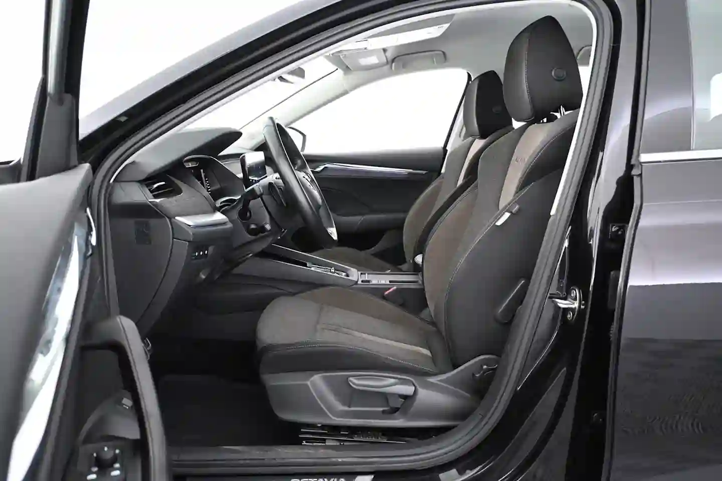 Car Image - 2hOzY5et5VgFlV8DfZG6vr