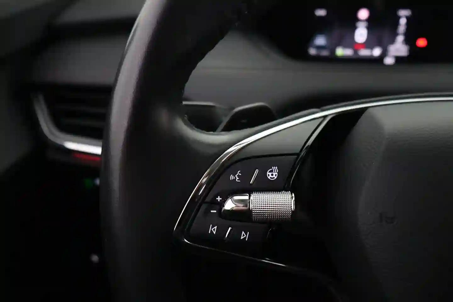 Car Image - 2k1pmQ7k6hpb9GOthuIof7