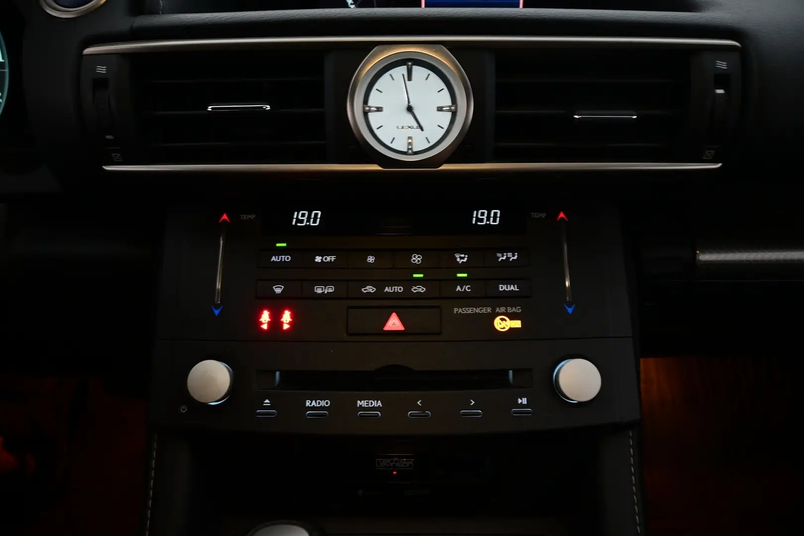 Car Image - 6fKwNo8fVVPq22Mnk8V92n