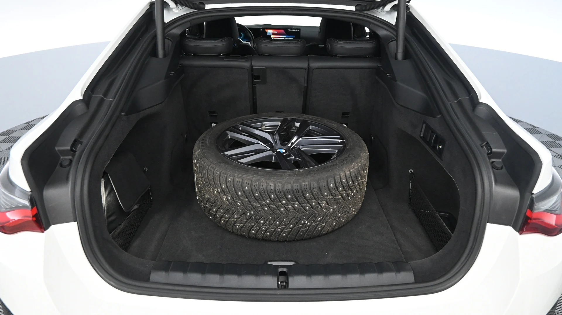 Car Image - 66OtdnNyVNUeOIpcVy0j02