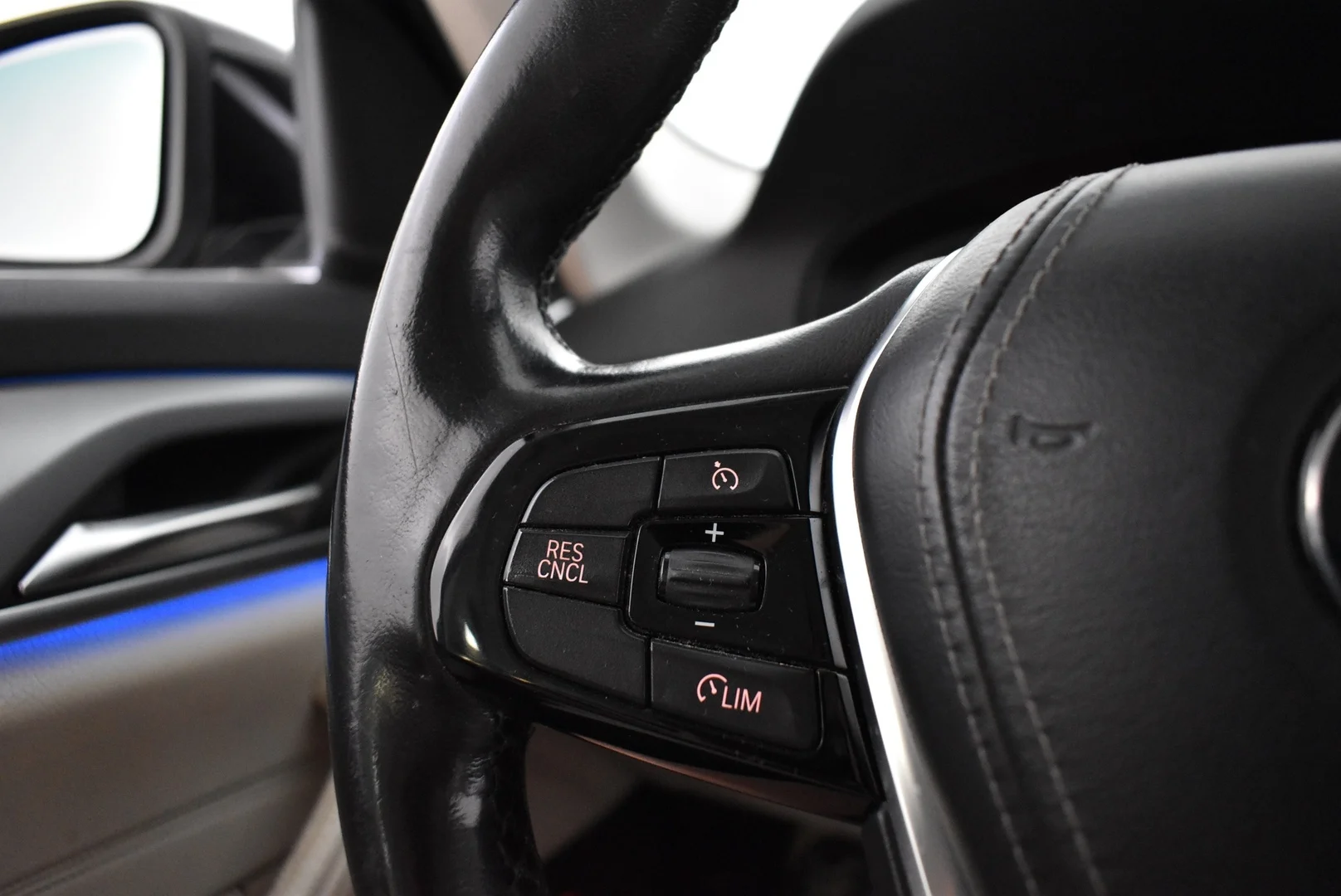 Car Image - 6EUWpFVXraAut0IW34qDzS