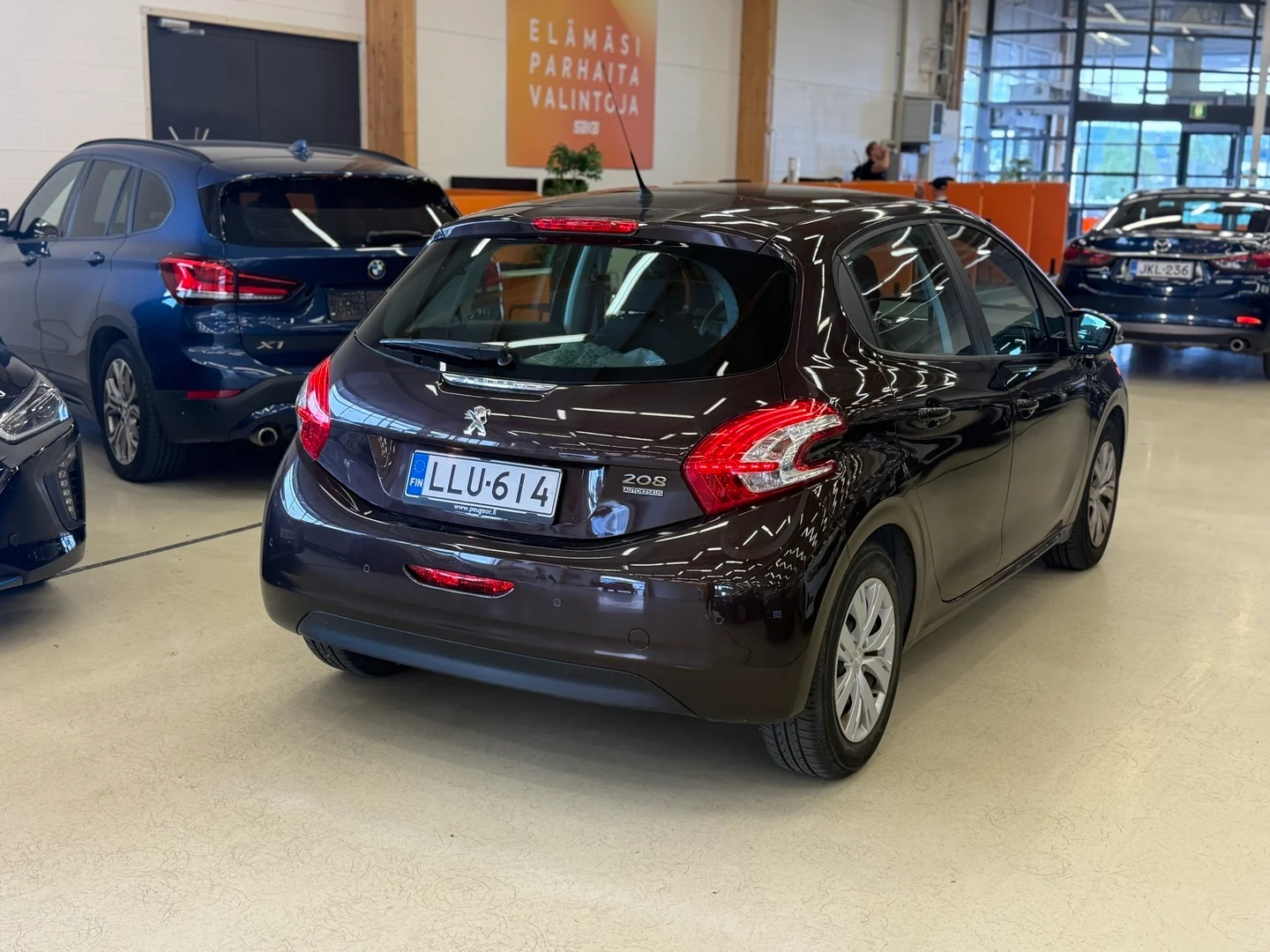 Car Image - 0jIywucNCcn2X4bDX2m2q