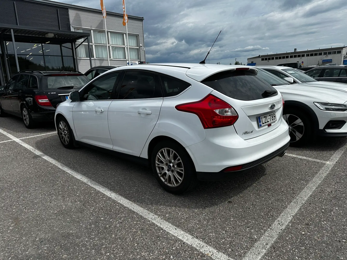 Car Image - 3JdquLgxR35VsKAPv9oWFd