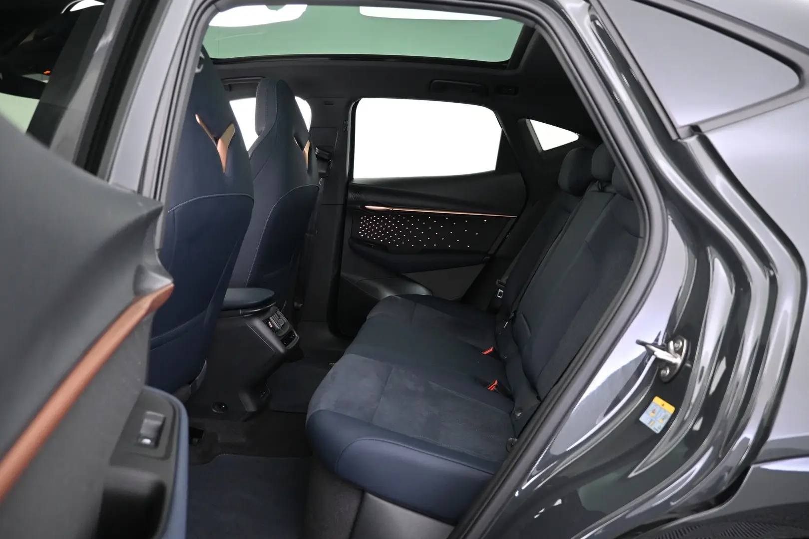 Car Image - 2gioaayQFVvnHTWsln1lnI