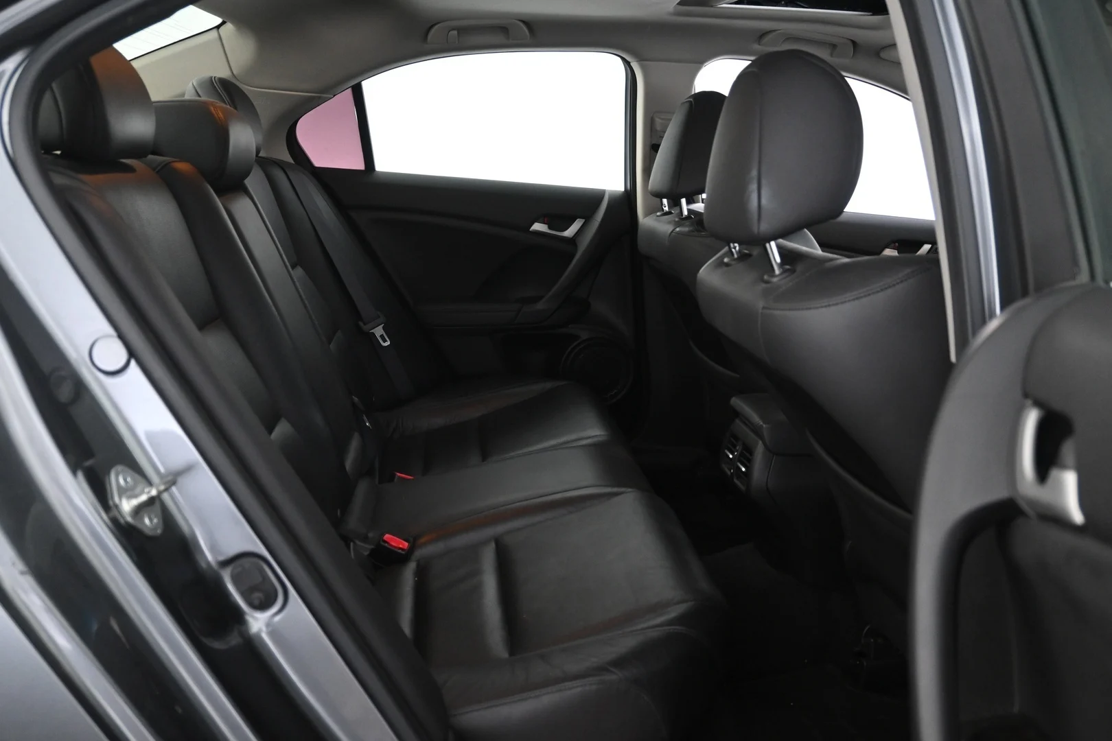 Car Image - 4hkLBZ3YDRdLK3bcwEs8ad