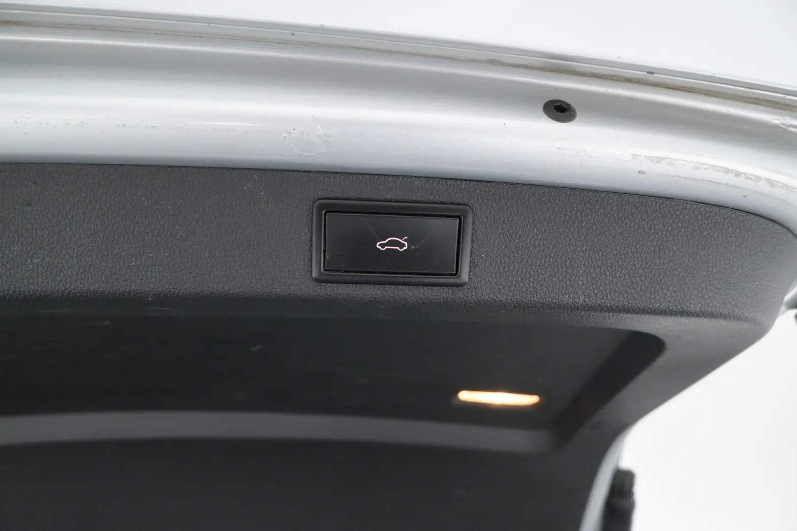 Car Image - 10NYLuMF3T2dVnSkDqeNfB
