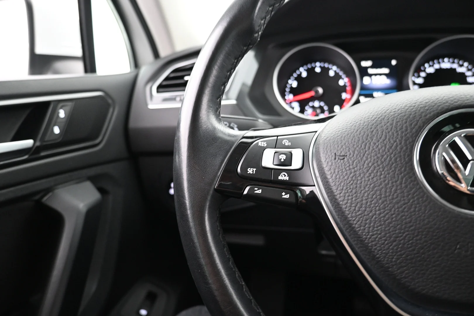 Car Image - 1DKixsXZqbGrLz0NB9OMaP
