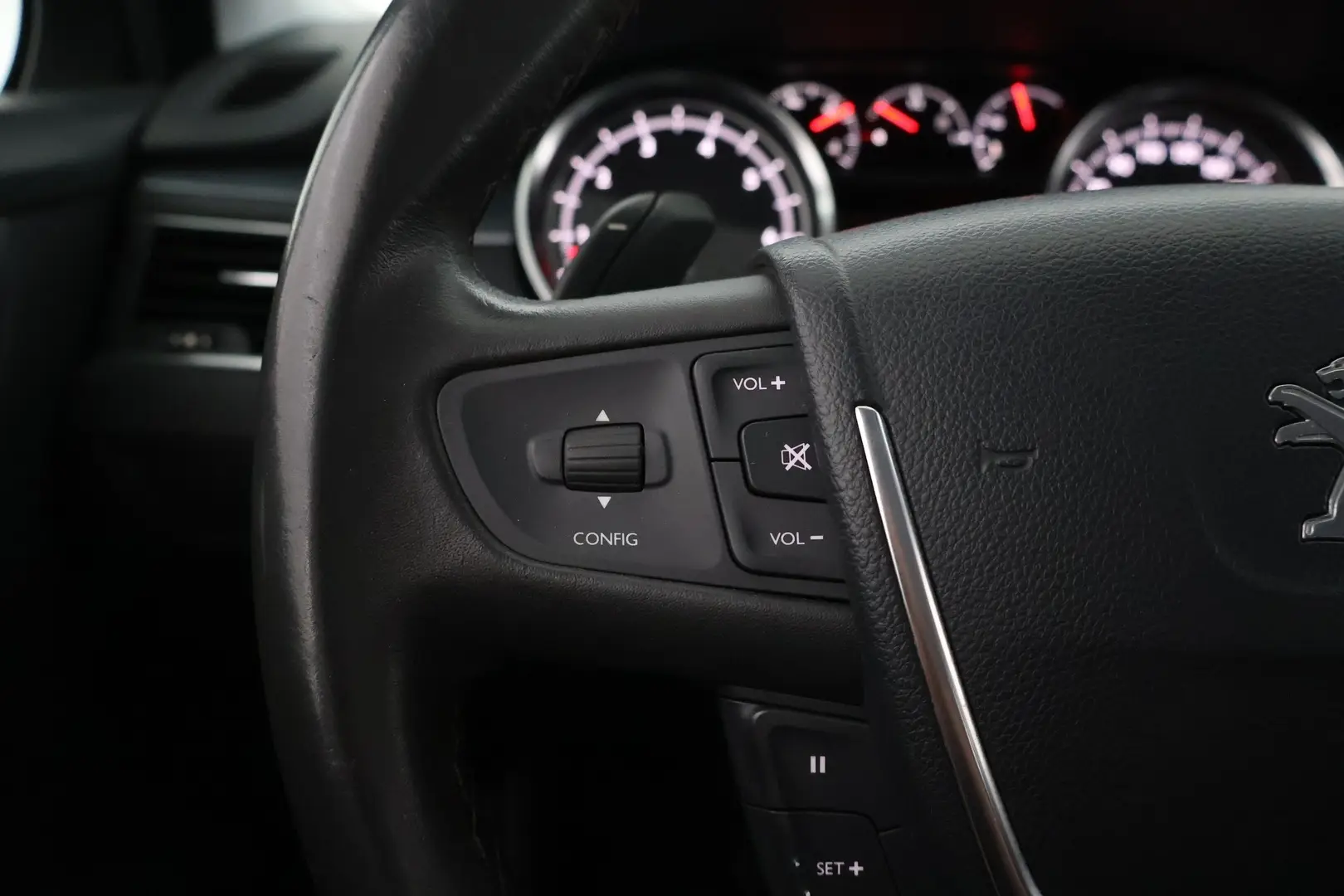 Car Image - 7cUaBEUeztWjehVCe4nRNX