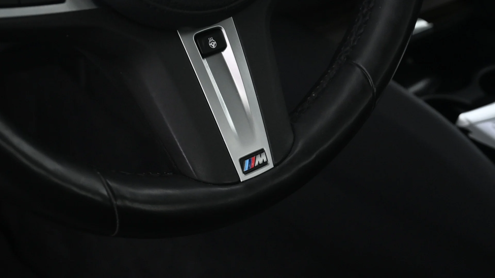 Car Image - 1APMFPkNTcxT2FmUV0gibf