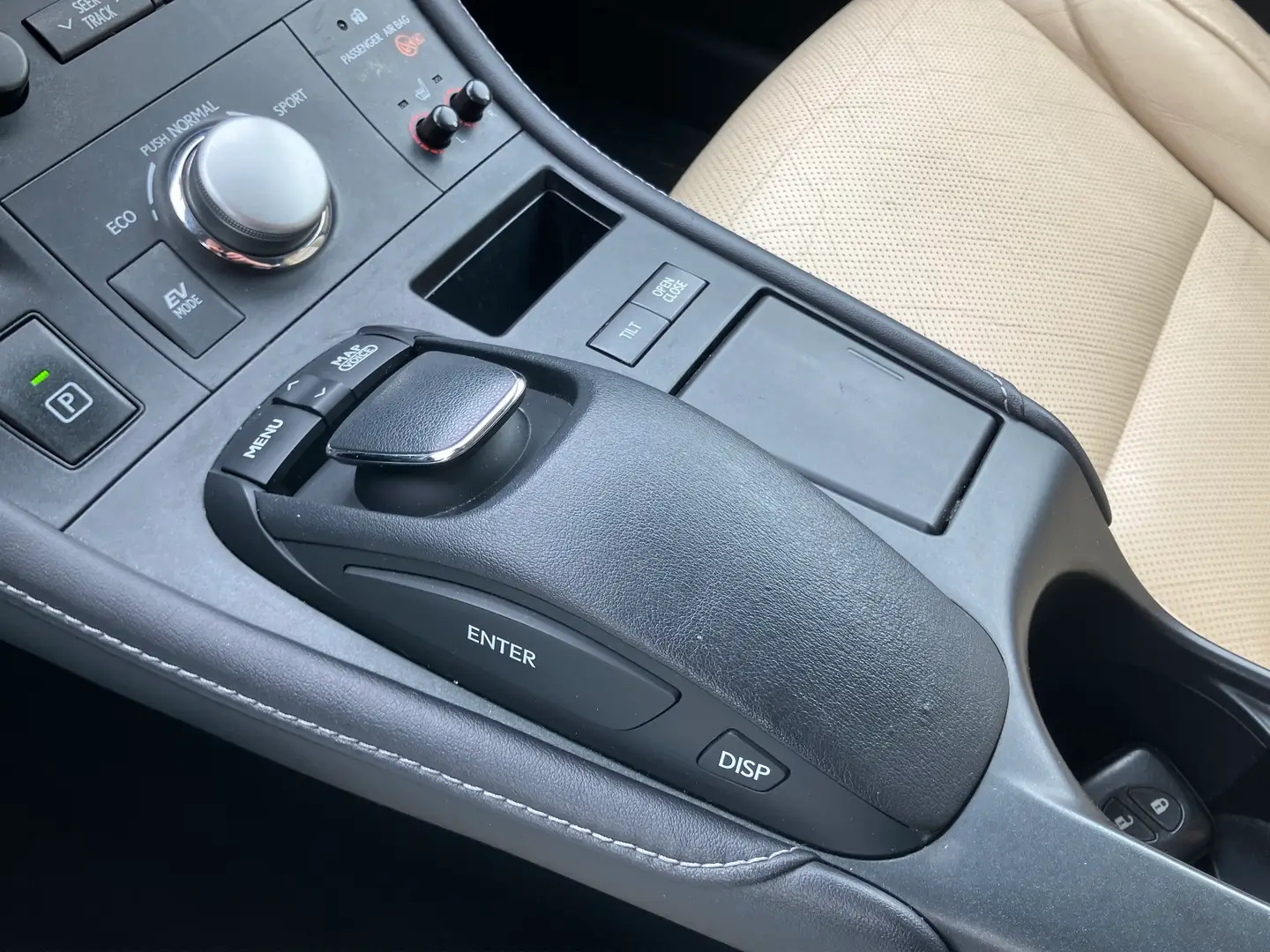 Car Image - 3Q2LtdUXcKXmxNS5cQo0Vt
