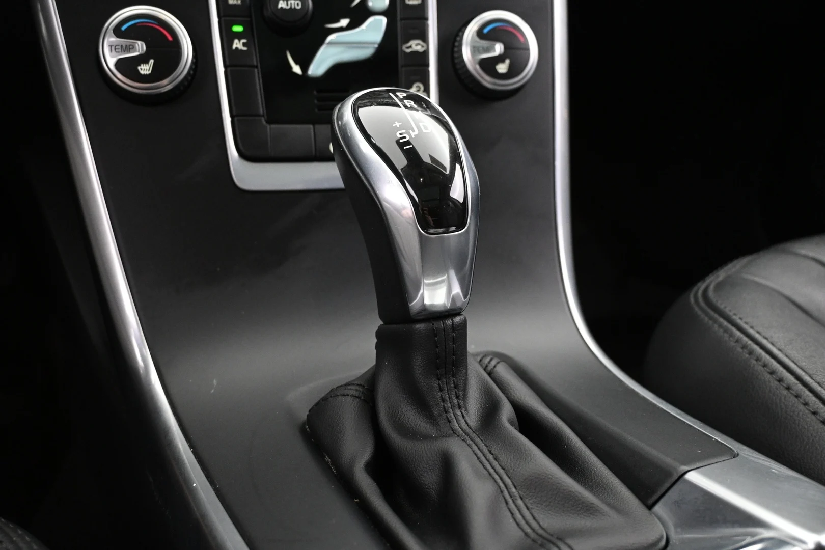 Car Image - 4KVCpxOoQF9iNTL6MMYZh1