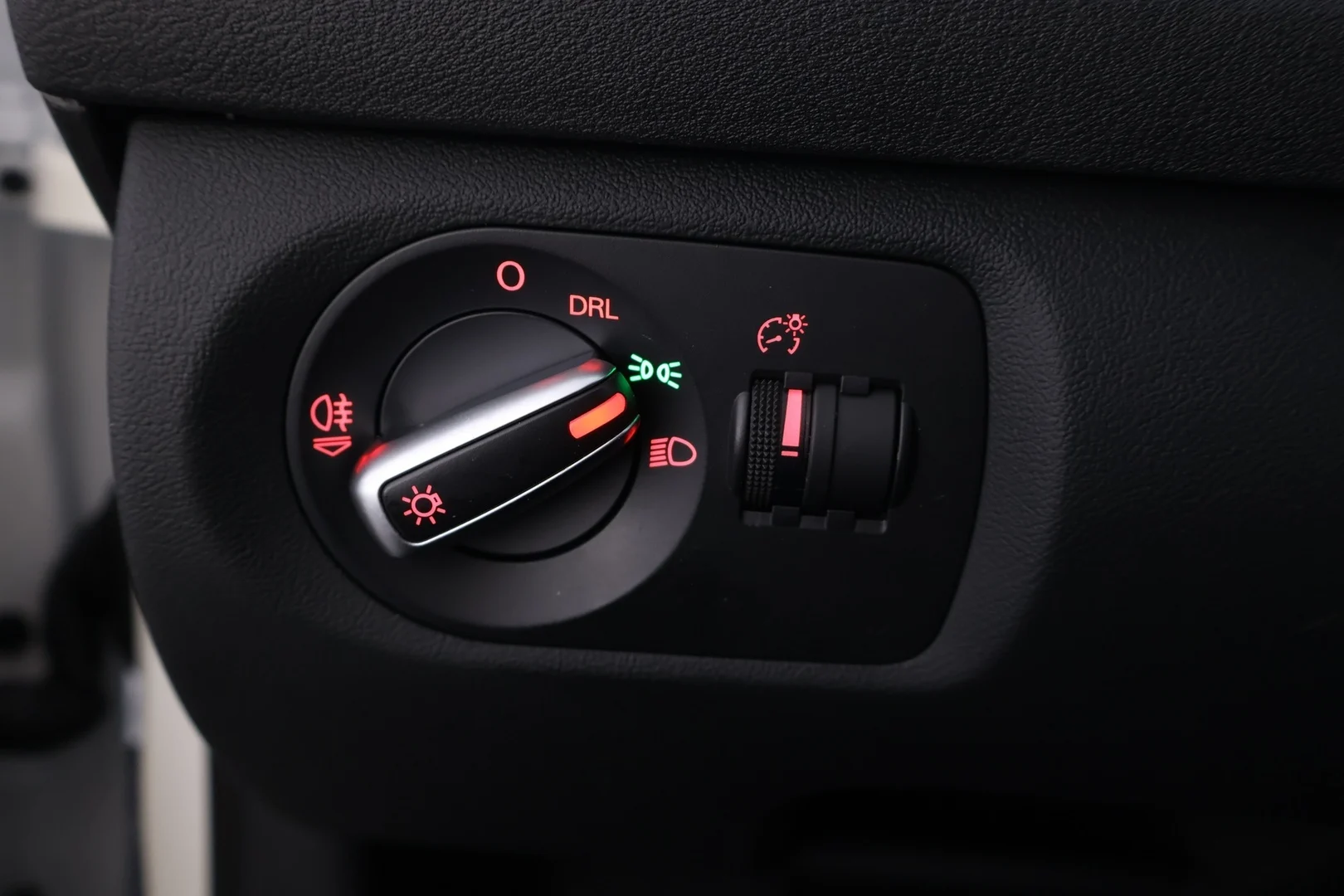 Car Image - NEL7RbseZkIkqJ1uTL9GF
