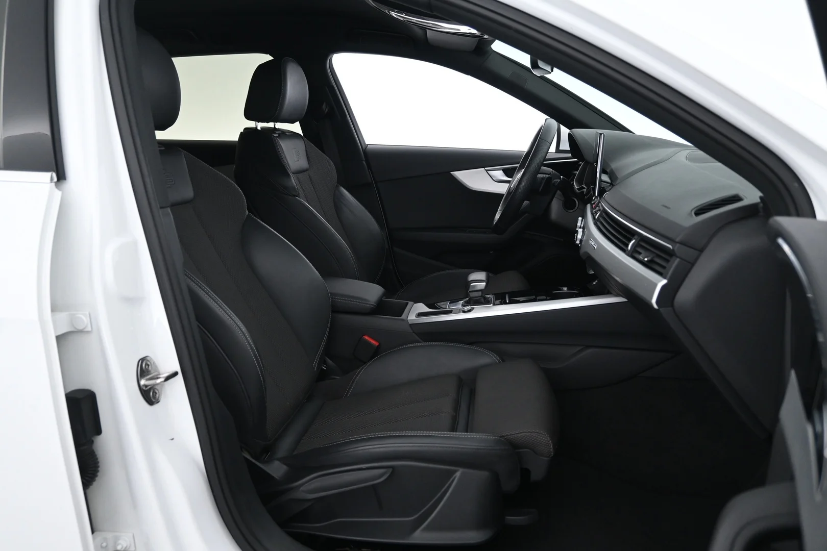 Car Image - EIEKUhBMwKNfCOkYIwOe0