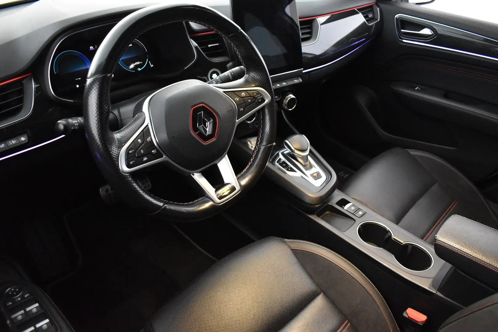 Car Image - 4E2Yx29YA9EcljVcLwJVe5