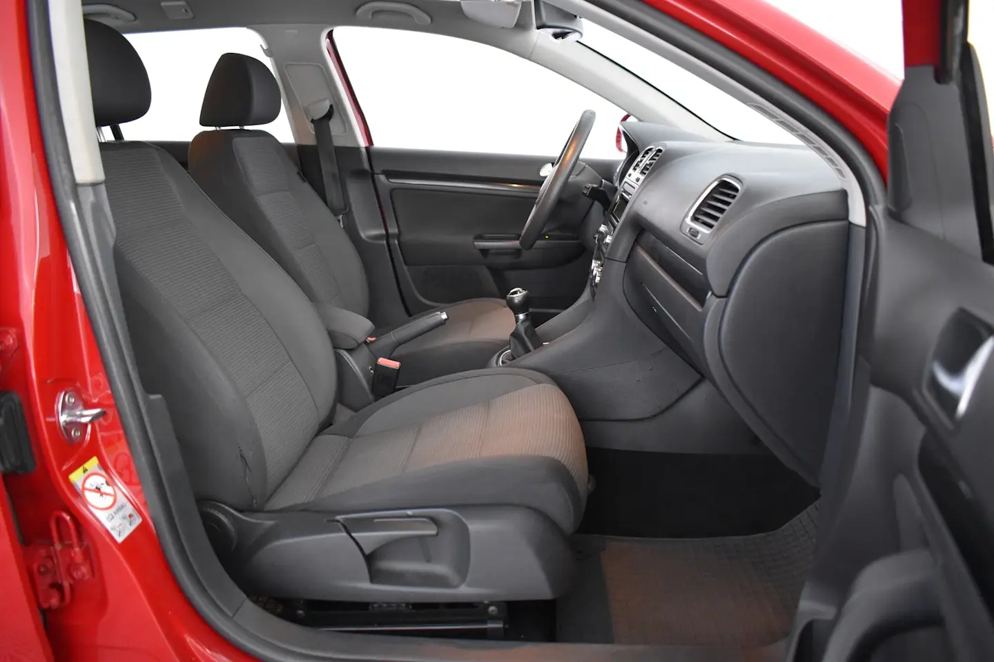 Car Image - 5M6FamZ0mP2iJkxN7WBYEb