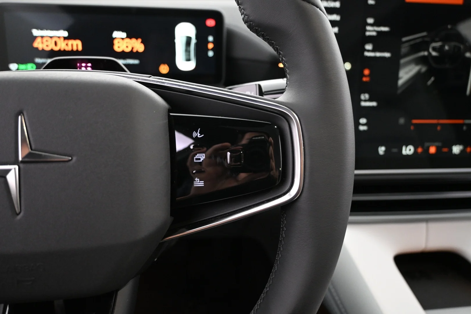 Car Image - 5l9xmyTA3AsnhiTqiBc3Yd