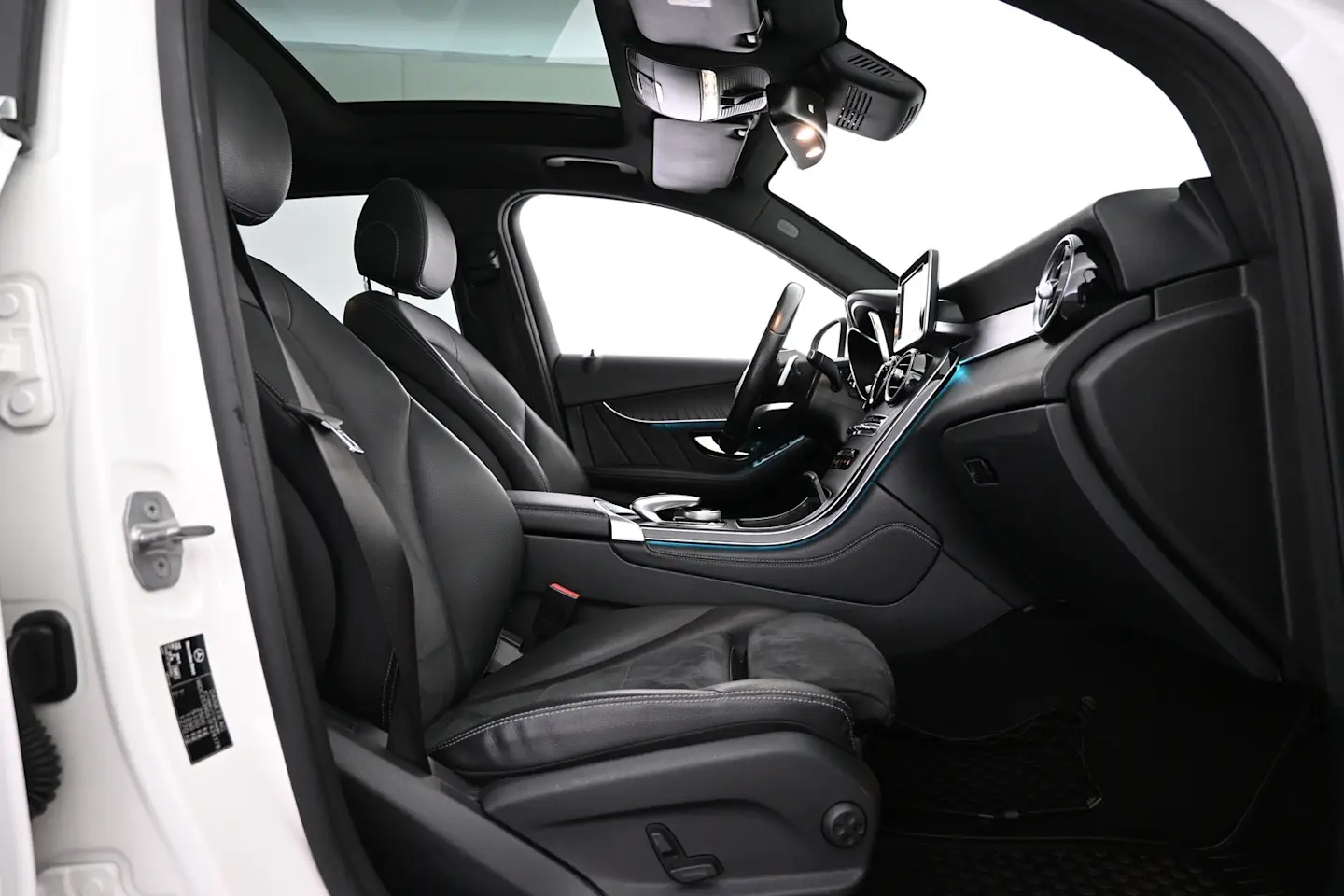 Car Image - 3FUEmJx42efdkaoLcJf4E6