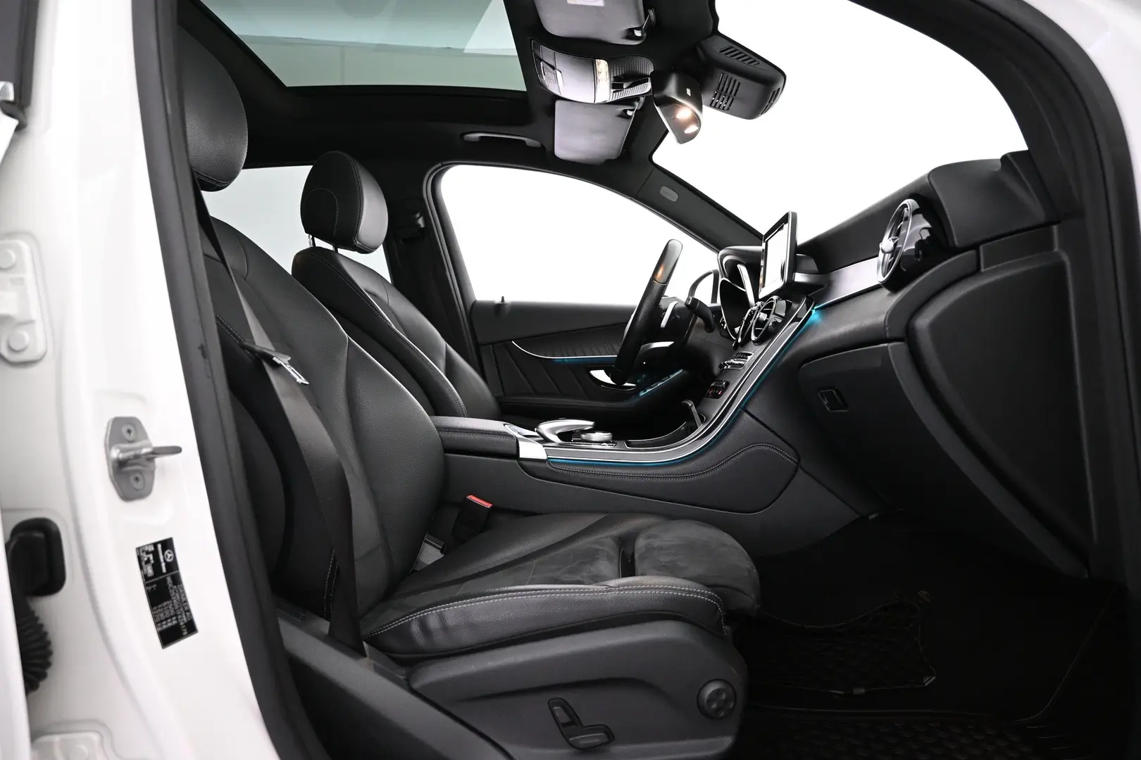 Car Image - 3FUEmJx42efdkaoLcJf4E6