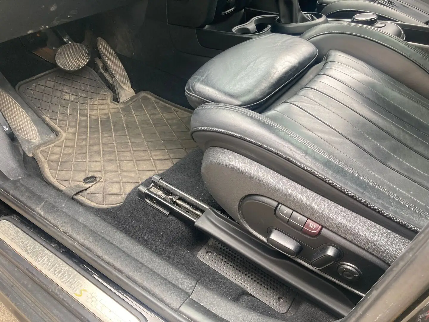 Car Image - 4KFSZ8nj8iIPlmlJsy7m5D