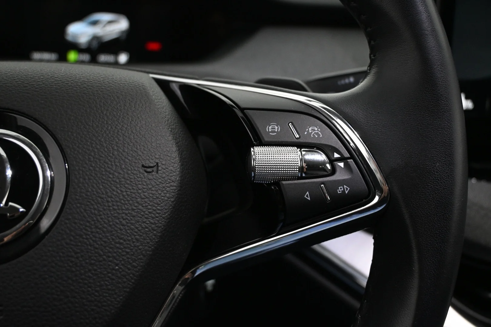 Car Image - 3b6N6TkxRVyVOzzWUcoWb6