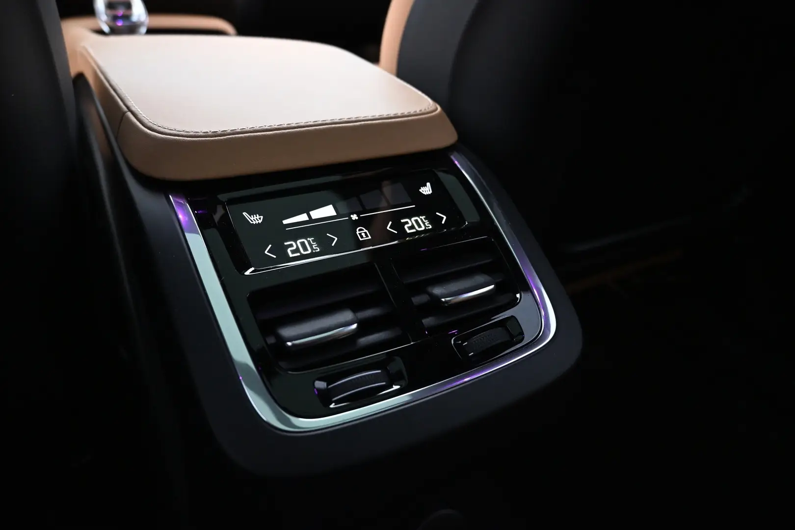 Car Image - 6Gg4fZwDMkFxSgOGrXOx5t