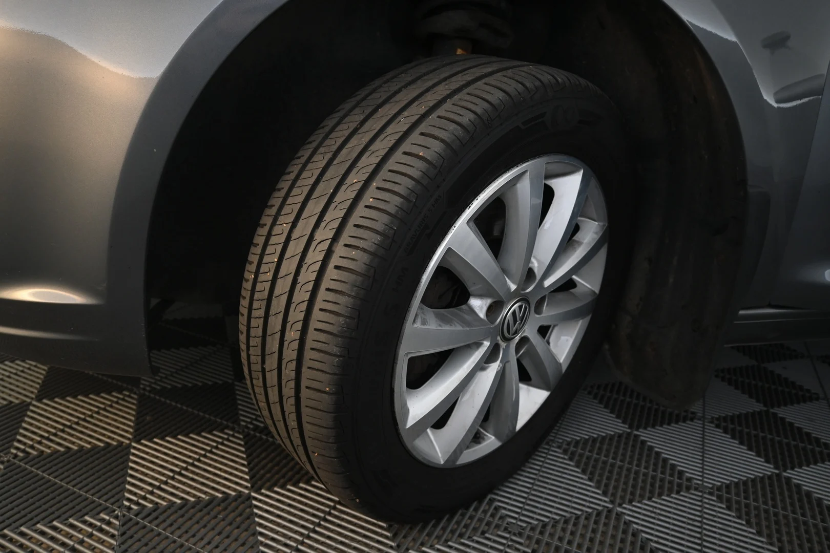 Car Image - 2rgrCGjILkFATe0fjZKtJn