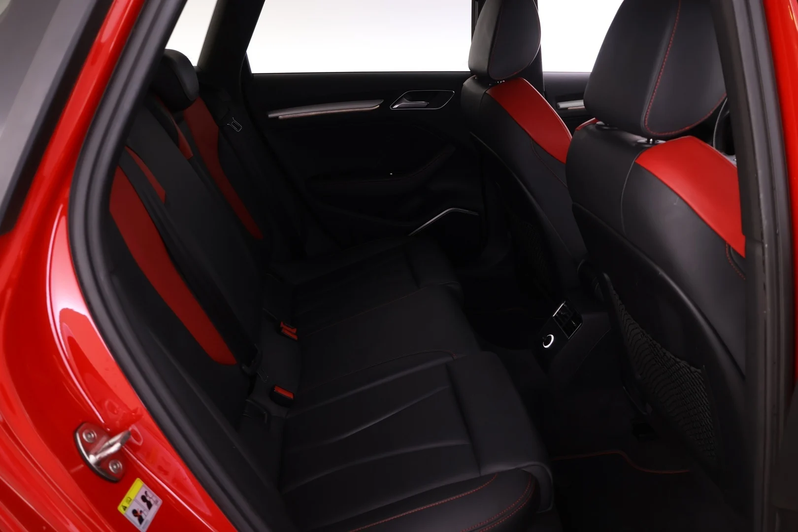 Car Image - 1IKDg5bWKDpXg0QNipkyEZ