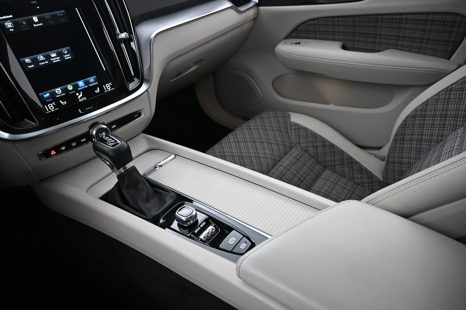 Car Image - 3BL3JSk6sVsJYIrglJrlfY