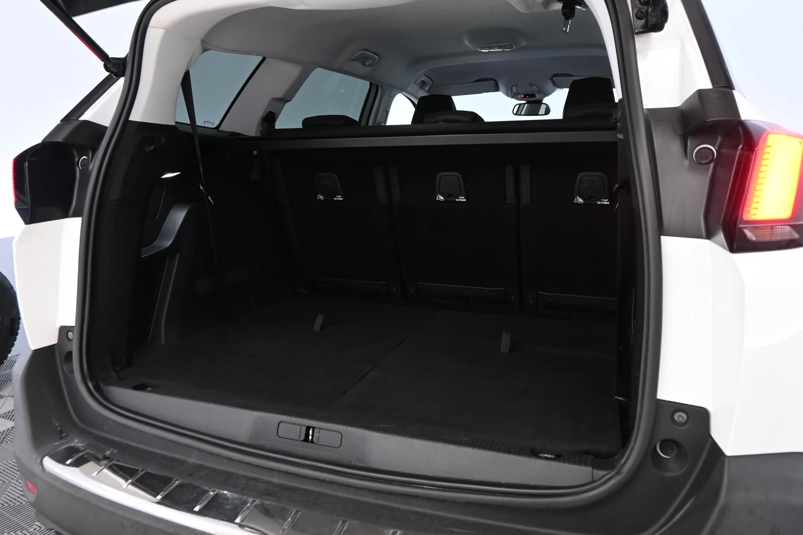 Car Image - TmWhdaqeKTyidgpF5X4db