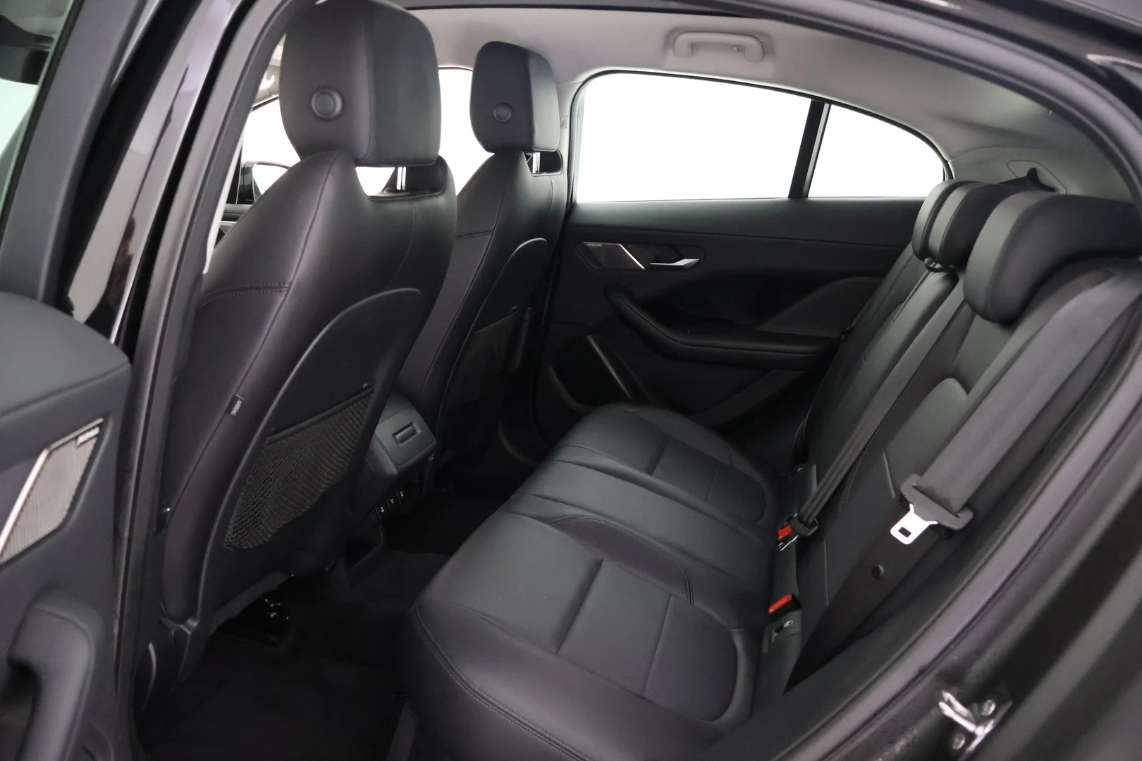 Car Image - 2hAHKai5phMy5BXOi1t521