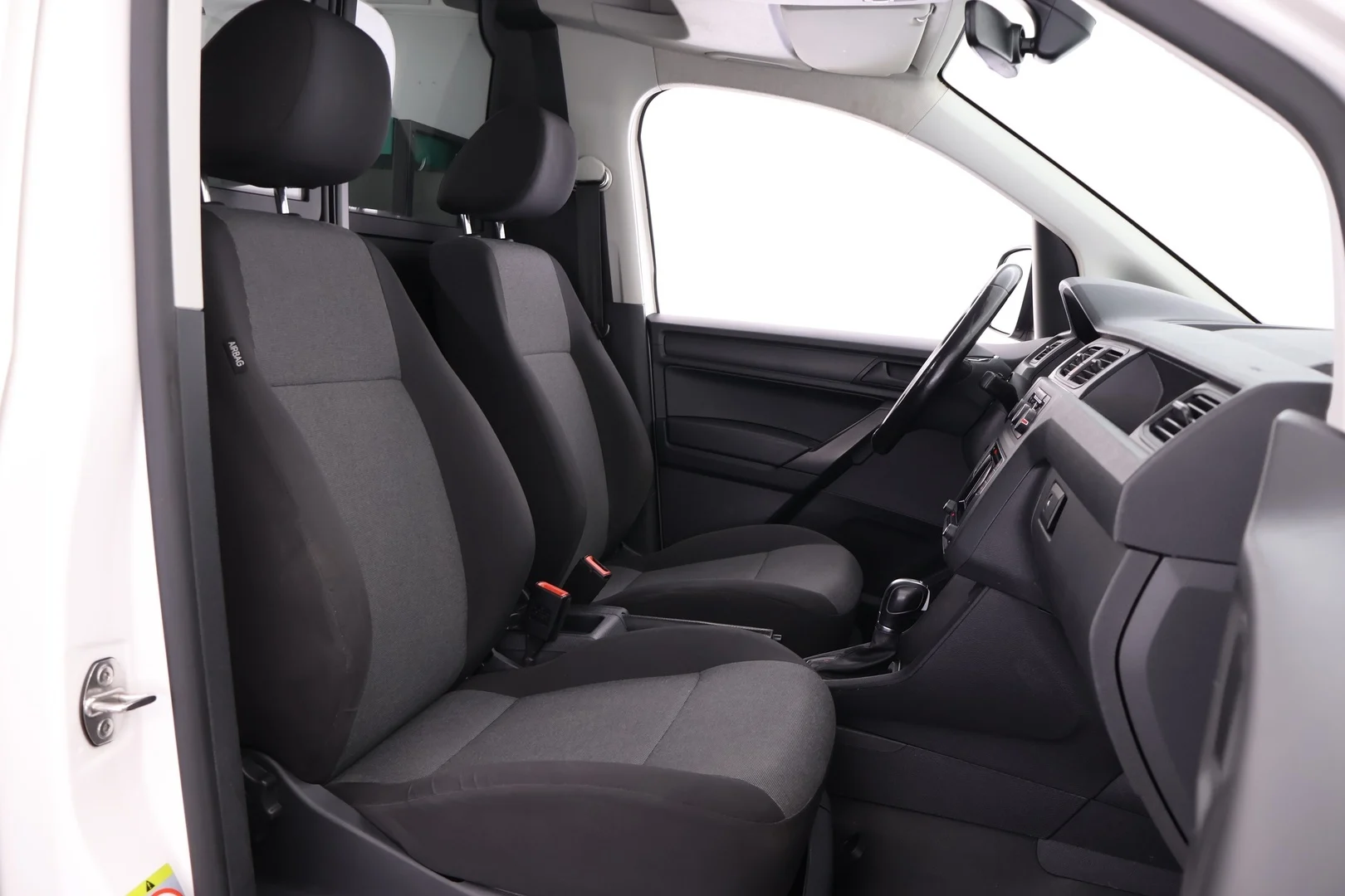 Car Image - 2J6aI0NGNHKULYO73mdVSn