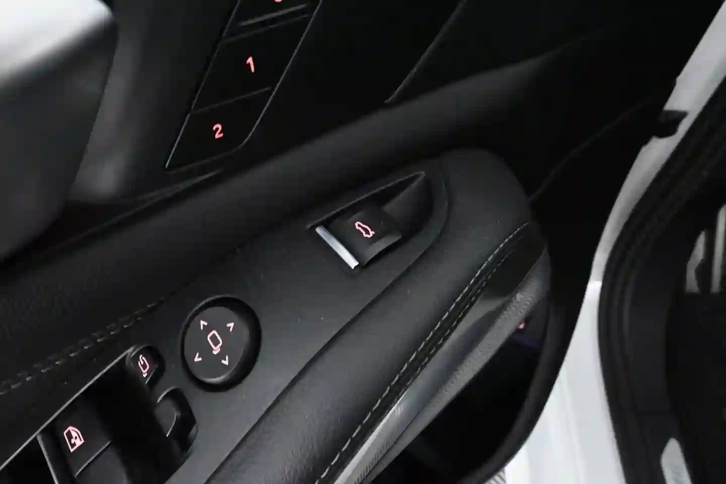 Car Image - Sv62XHijIJm7wCdT6iU6F