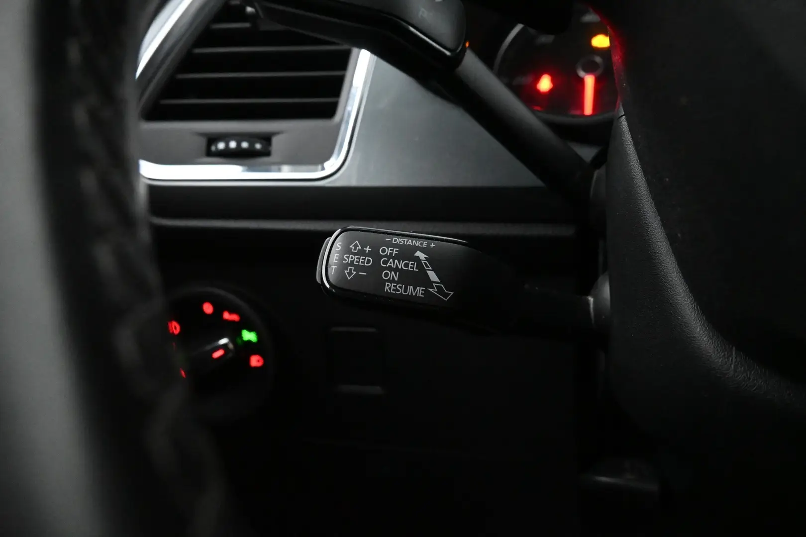 Car Image - 39ngd8bsj3lVx5vwpIq6Gv