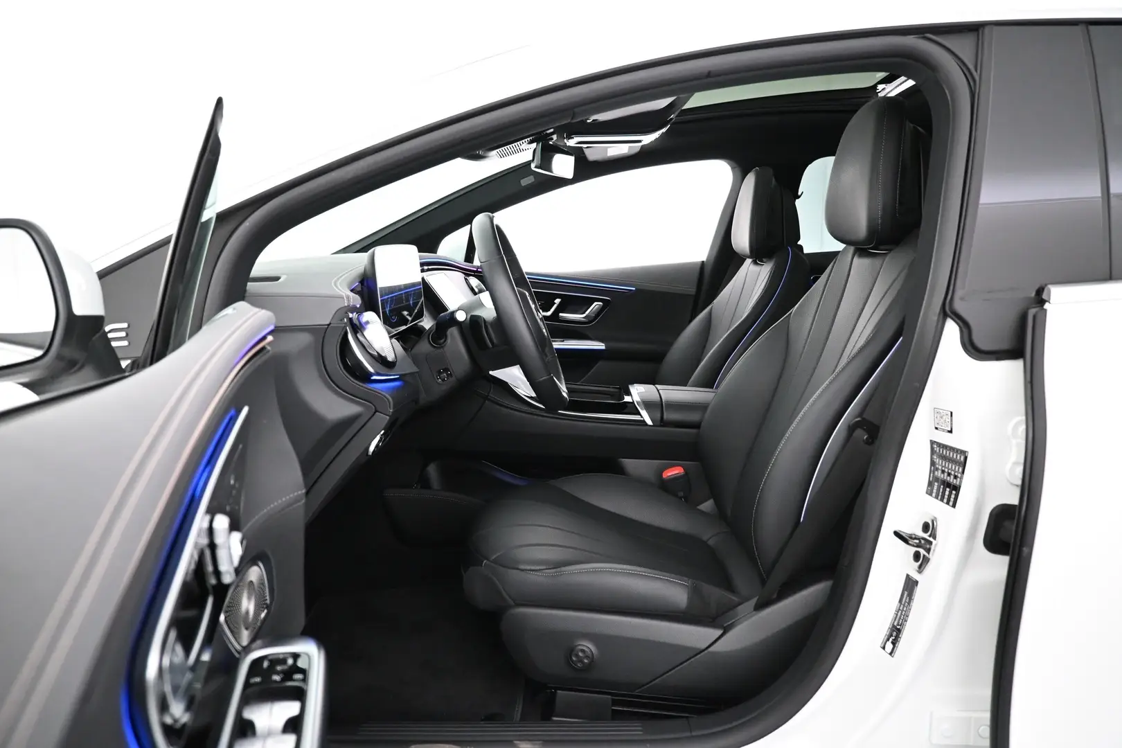 Car Image - 4qCFsJLHEQYdMk4gBM8ISd